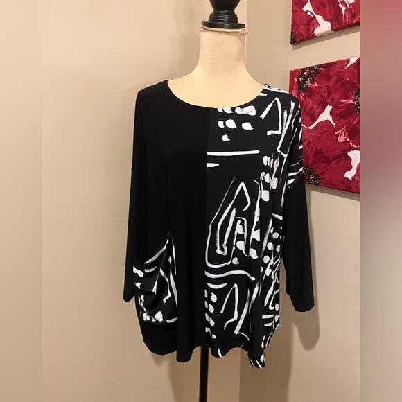 Joseph Ribkoff Color-blocked Printed Top
Style 221116, size 8 - Picture 3 of 8